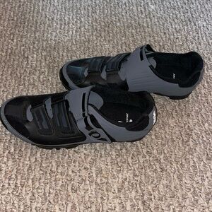 INDOOR CYCLING SHOES